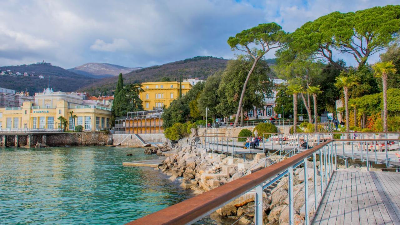 Apartments Anita Near Opatija With Private Parking 马图利 外观 照片