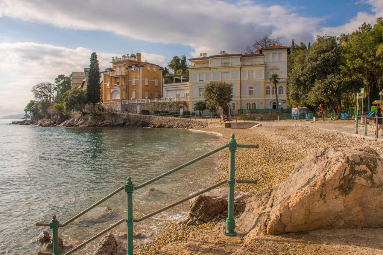 Apartments Anita Near Opatija With Private Parking 马图利 外观 照片