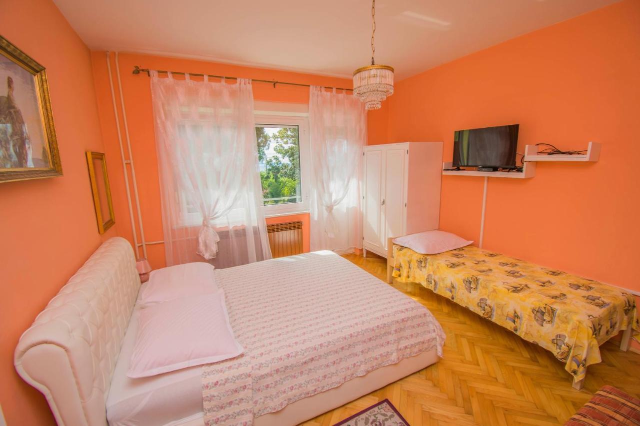 Apartments Anita Near Opatija With Private Parking 马图利 外观 照片