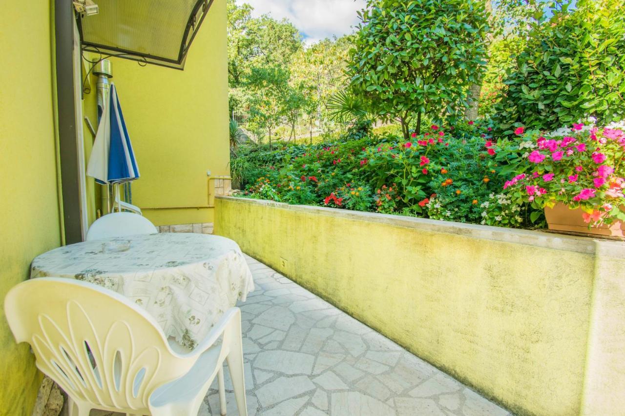 Apartments Anita Near Opatija With Private Parking 马图利 外观 照片