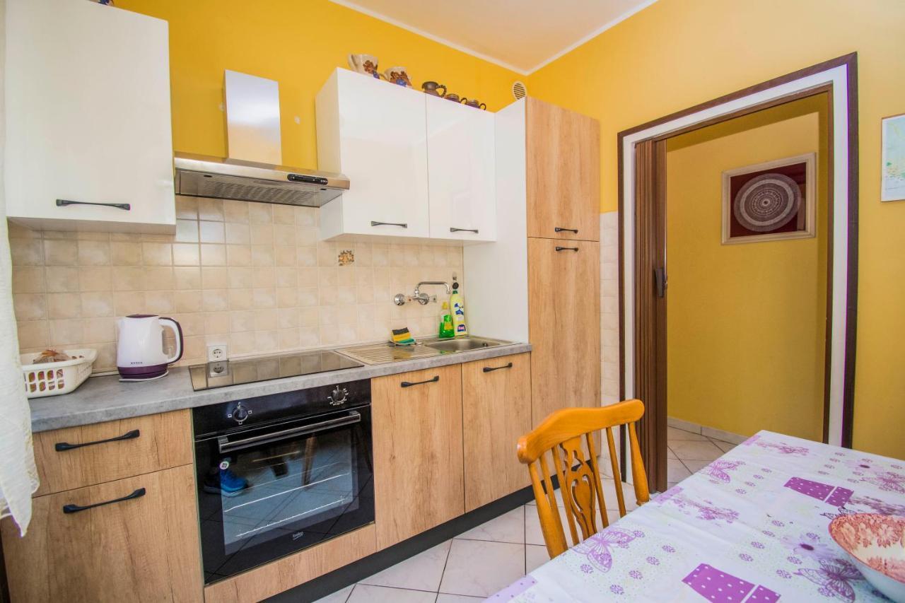 Apartments Anita Near Opatija With Private Parking 马图利 外观 照片