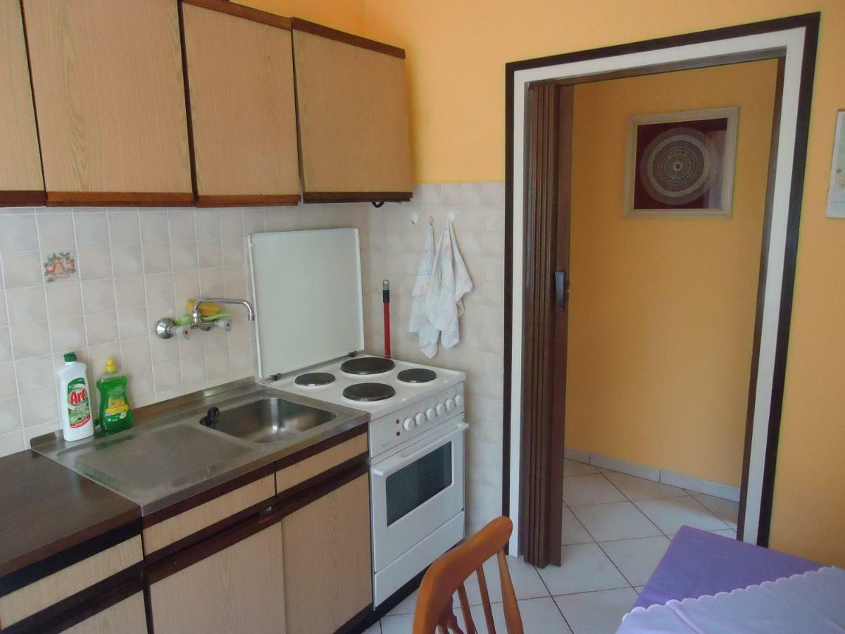 Apartments Anita Near Opatija With Private Parking 马图利 外观 照片