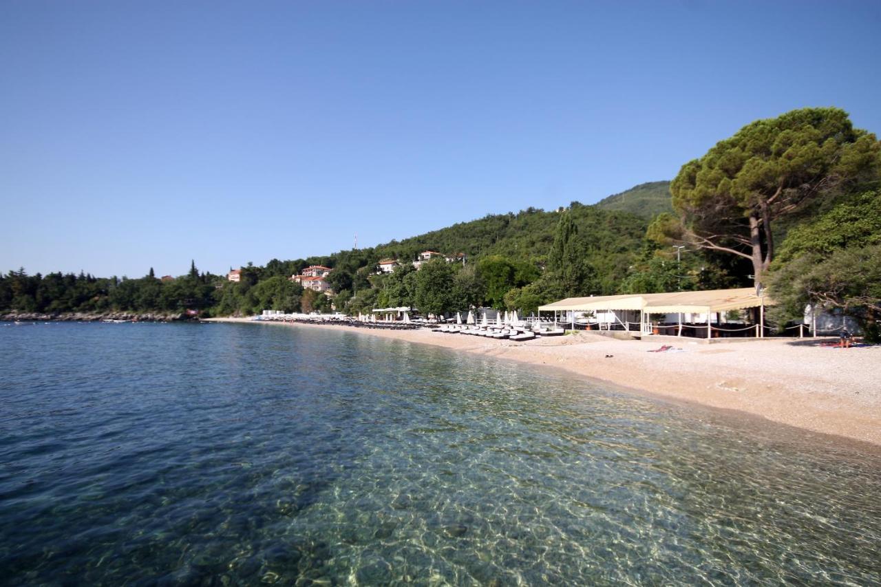 Apartments Anita Near Opatija With Private Parking 马图利 外观 照片